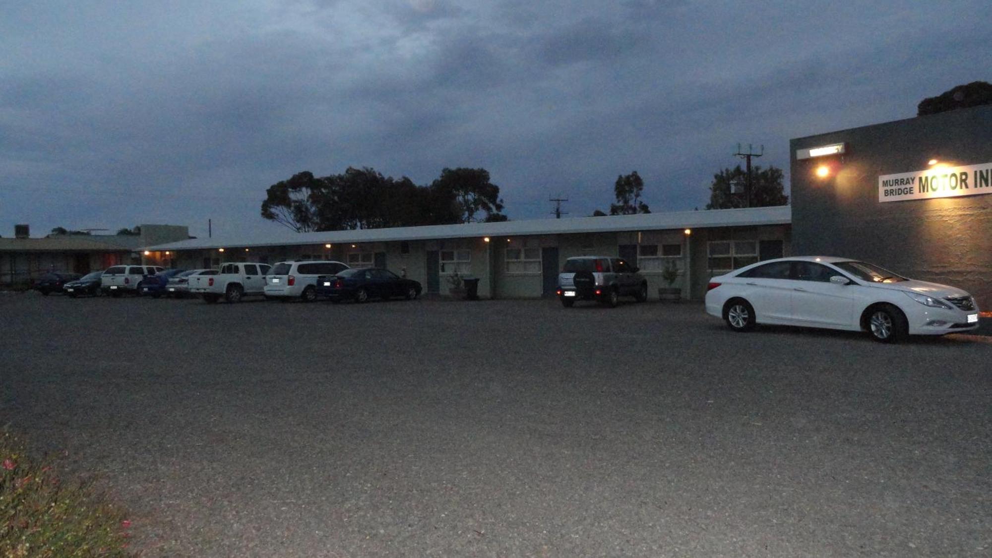 Murray Bridge Motor Inn Екстериор снимка