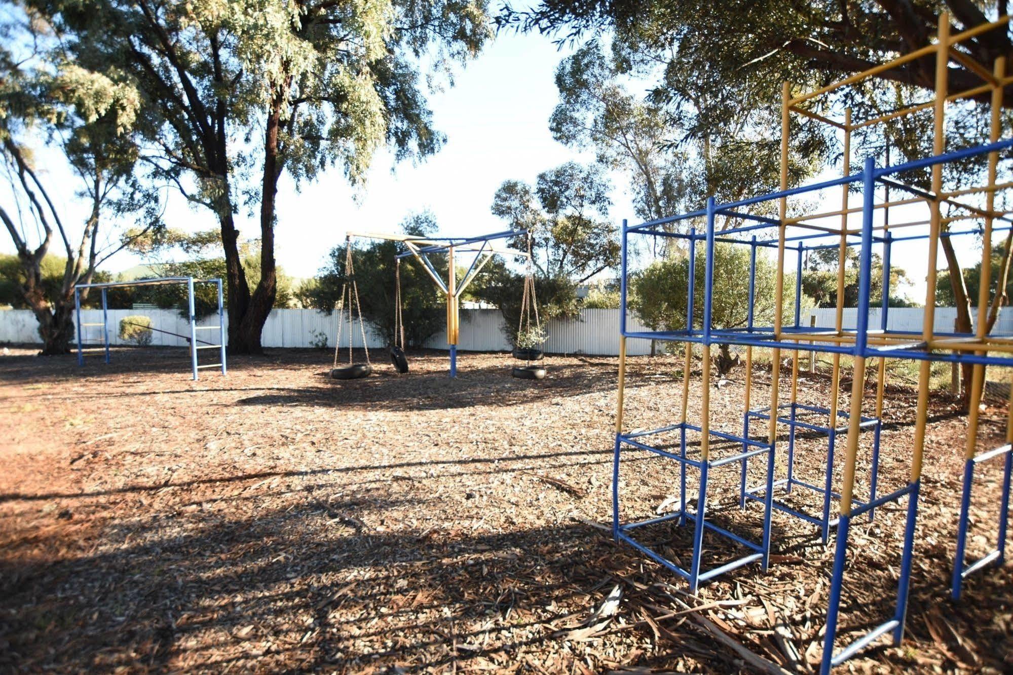 Murray Bridge Motor Inn Екстериор снимка