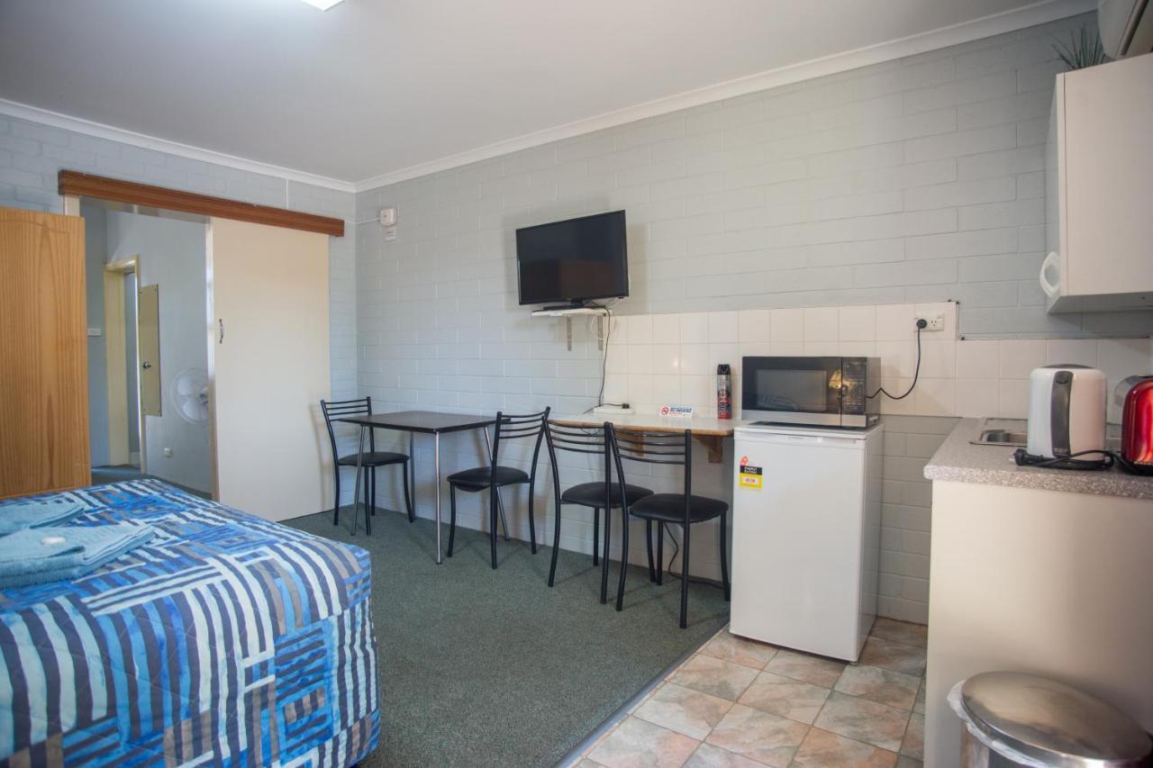 Murray Bridge Motor Inn Екстериор снимка